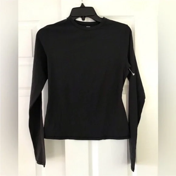 SKIMS Fits Everybody Long Sleeve T-Shirt | Onyx - Picture 10 of 13